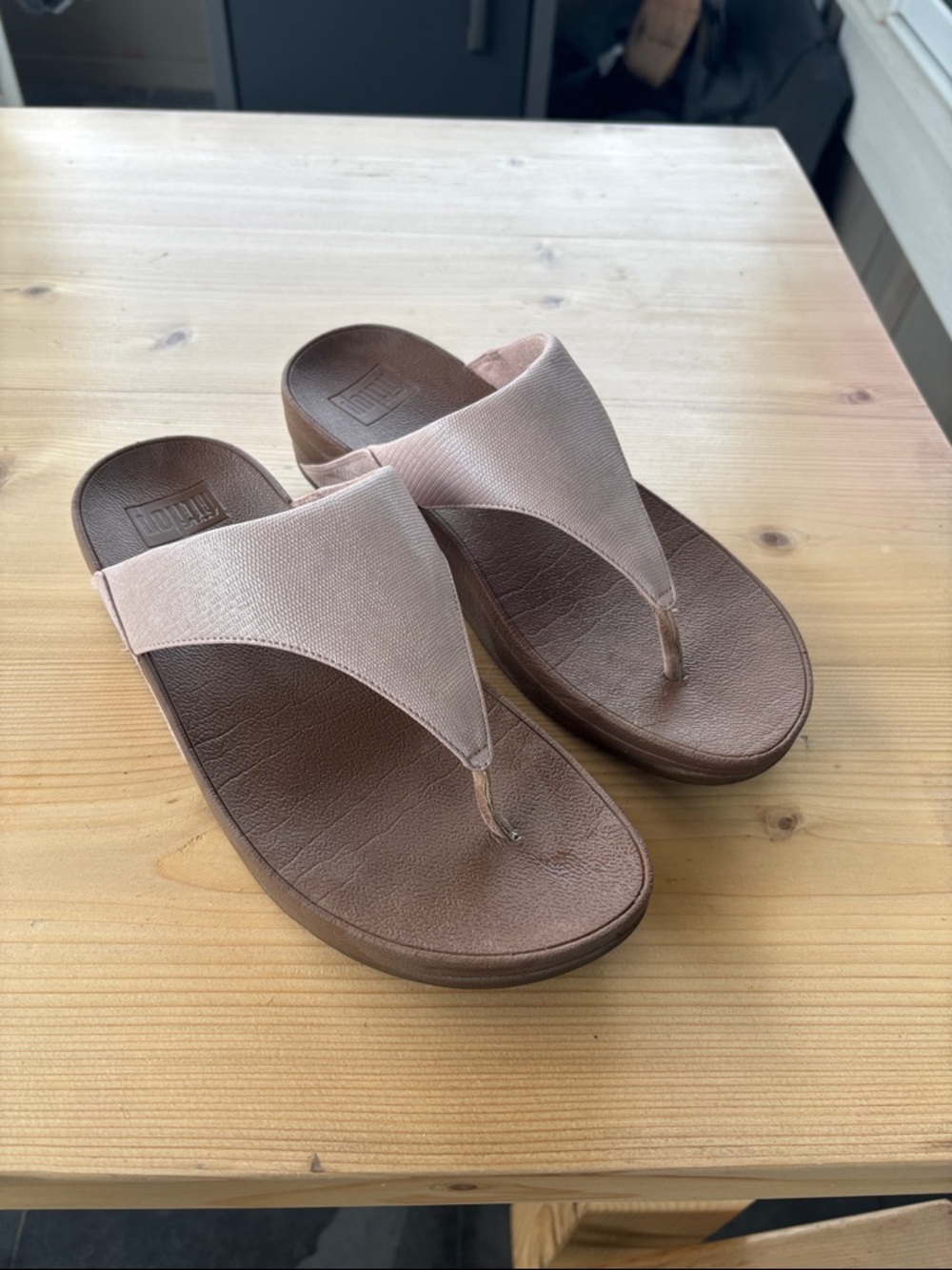 Fitflop Women's Blush Pink Thong Sandals with Brown Footbed